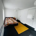 Liberty Inn Room With Sharing Toilet And Kitchen