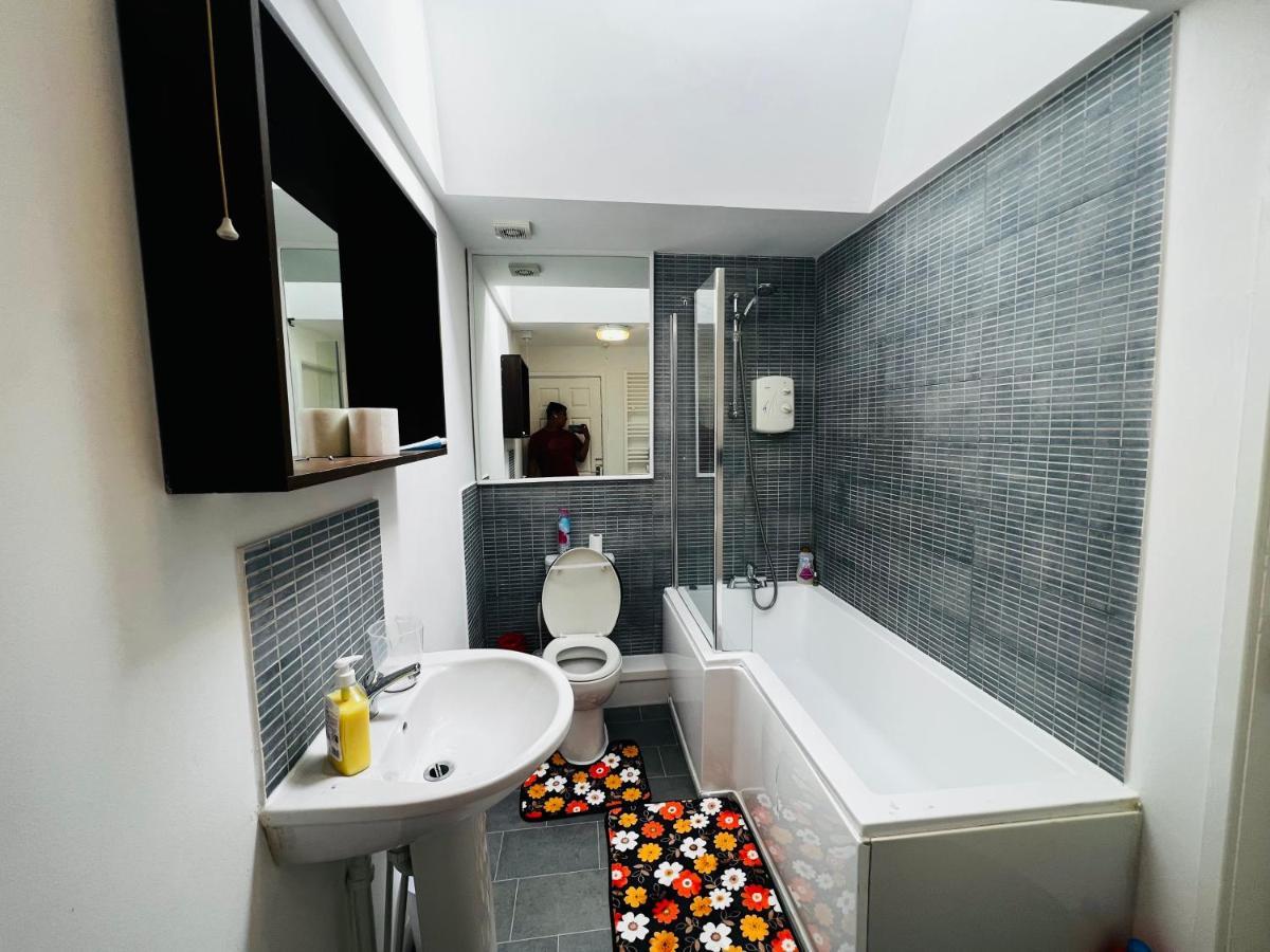 Liberty With Sharing Toilet And Kitchen *