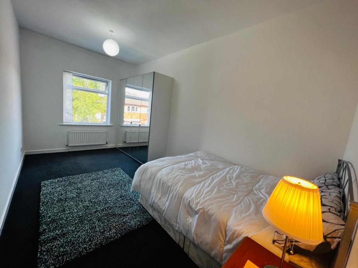 Liberty With Sharing Toilet And Kitchen Guest house *