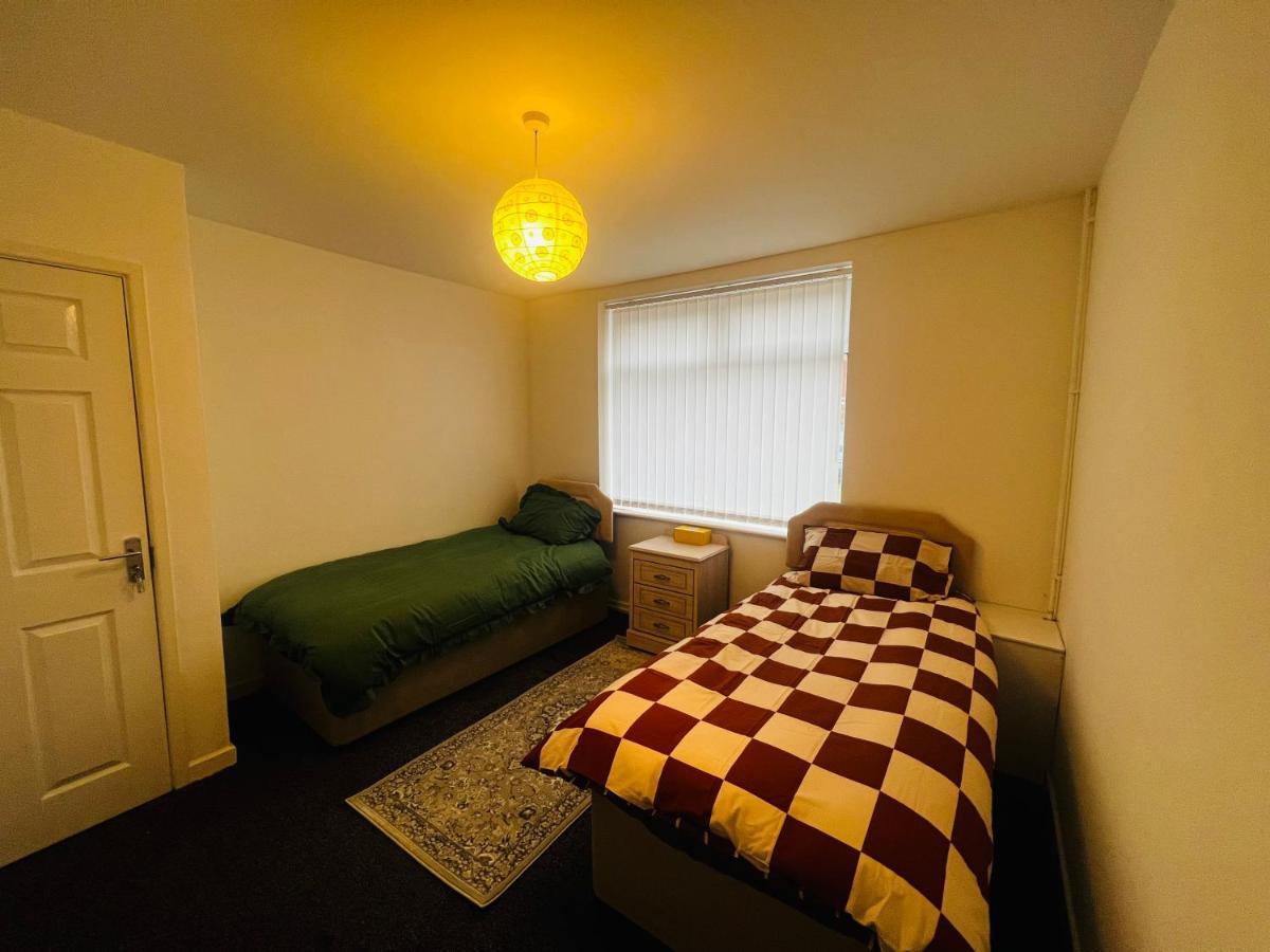 Guest house Liberty With Sharing Toilet And Kitchen *